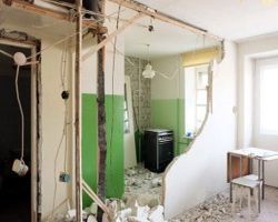 Установлена административная ответственность должностных,  юридических лиц и ИП за самовольные порчу, переустройство или перепланировку жилых помещений